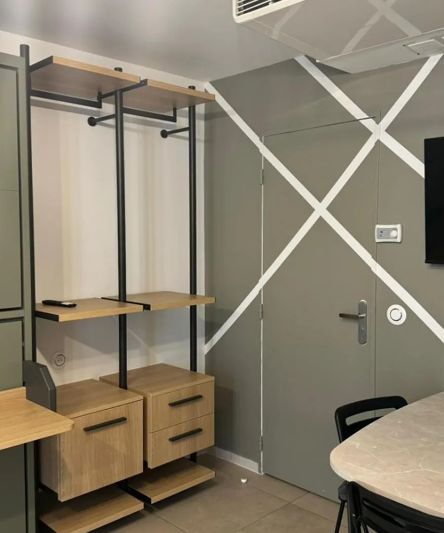 Multiresidence L'Elysee Paris 0*,  Fransa