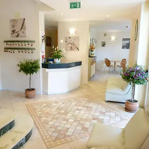 https://hotel-monti-riccione.emilia-romagnahotels.net